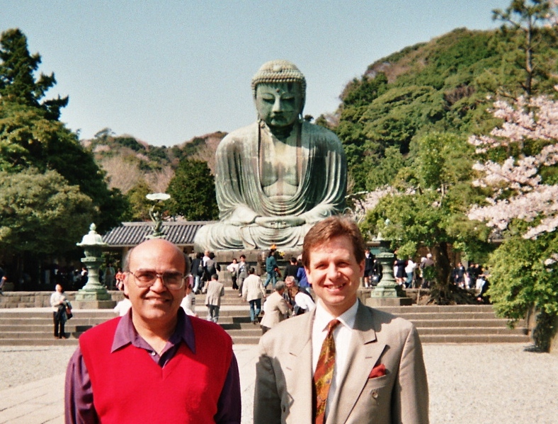 Lothar Pirc und Dr. Sharma
